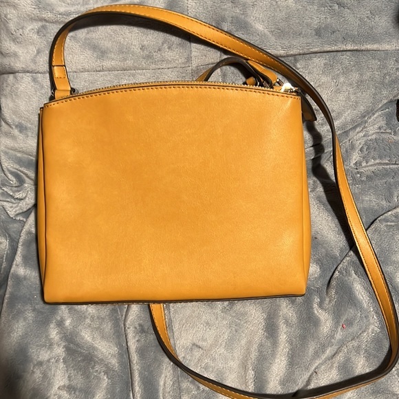 Nine West crossbody purse mustard color - Picture 7 of 10